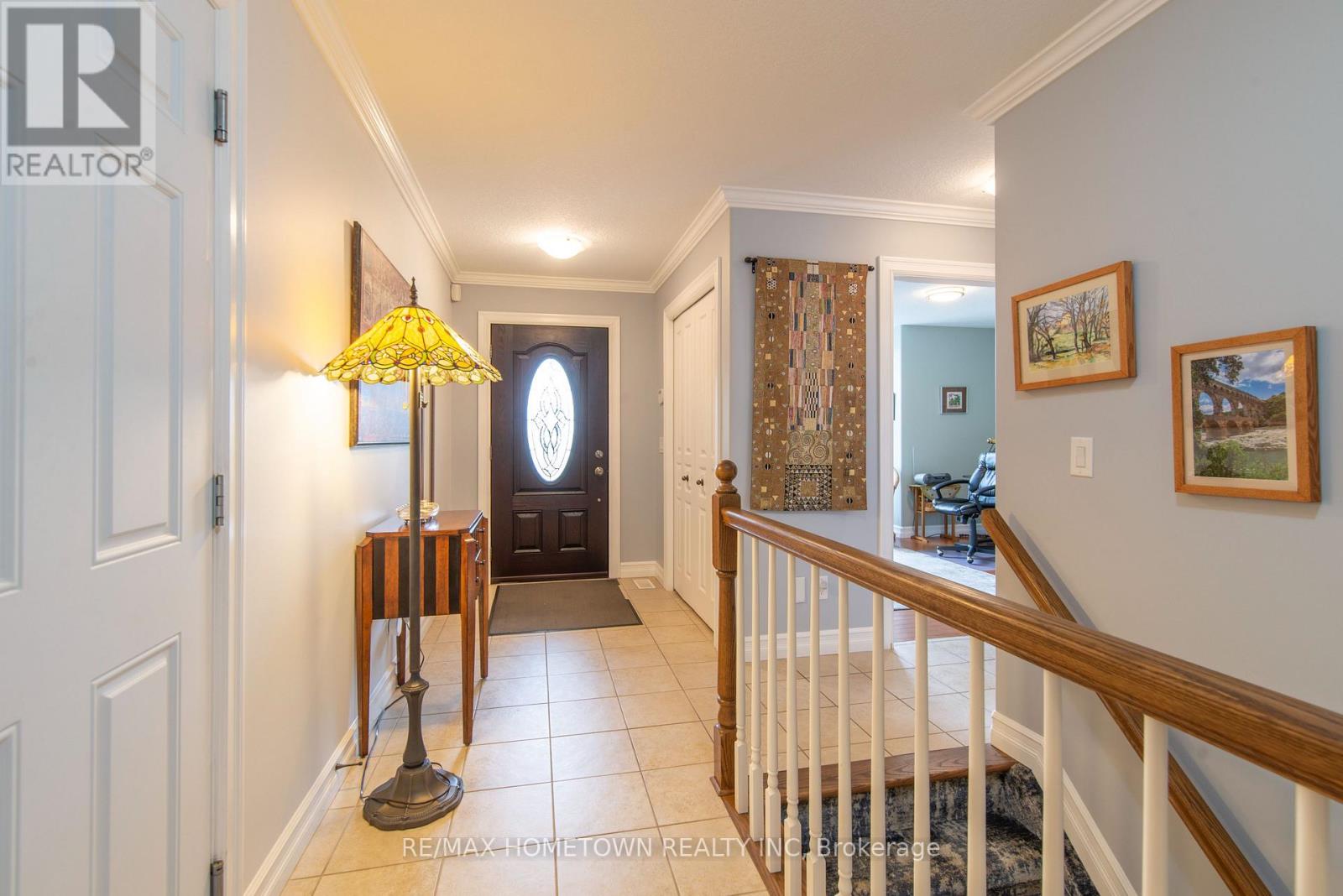 1017 Aspen Drive, Brockville, Ontario  K6V 7G2 - Photo 3 - X12565638