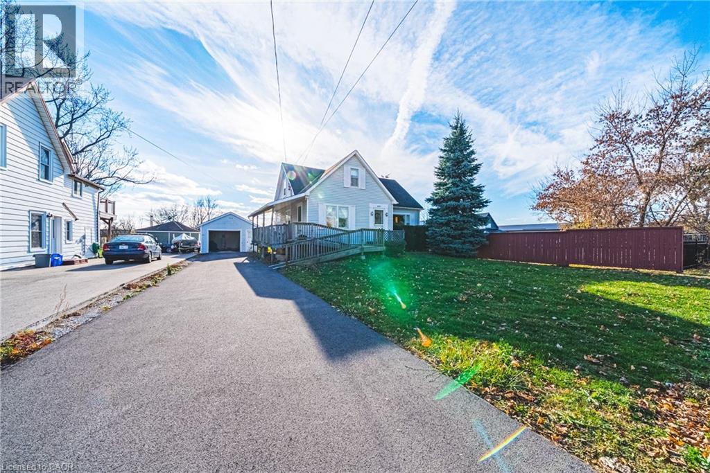 9037 AIRPORT Road W, Hamilton, Ontario