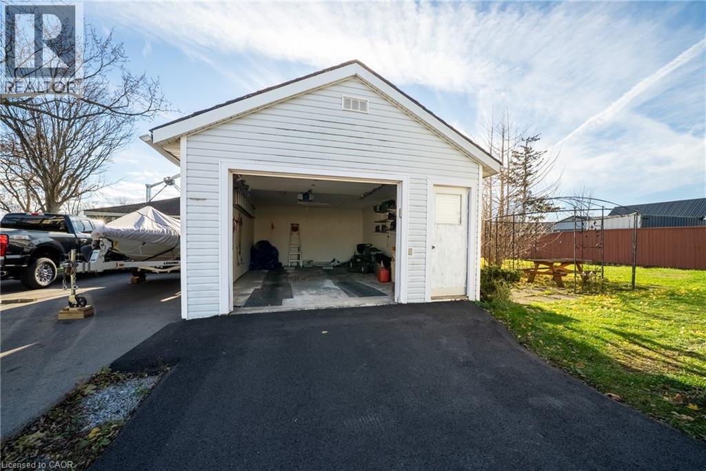 9037 Airport Road W, Hamilton, Ontario  L0R 1W0 - Photo 3 - 40789716