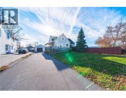 9037 AIRPORT Road W, Hamilton, Ontario