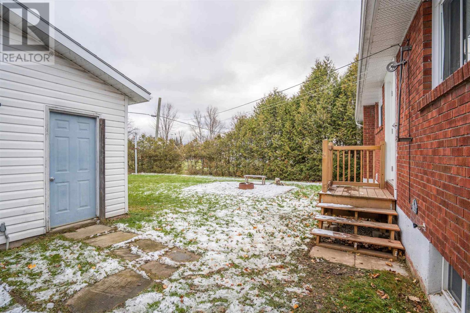 504 Shannon Rd, Sault Ste. Marie, Ontario  P6A 4L1 - Photo 4 - SM253287