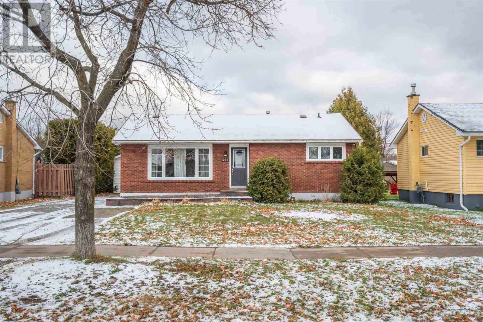 504 Shannon Rd, Sault Ste. Marie, Ontario  P6A 4L1 - Photo 2 - SM253287