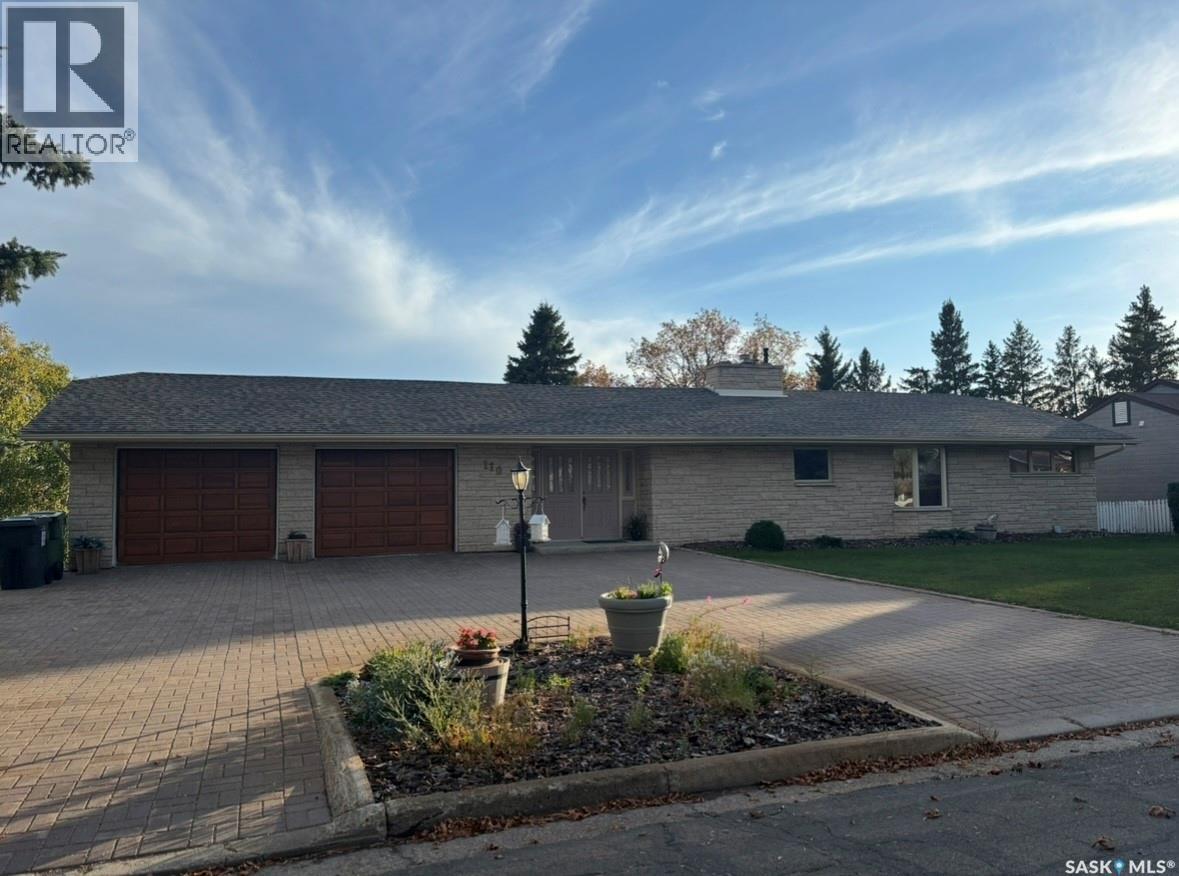 110 Logan CRESCENT E, Yorkton, Saskatchewan