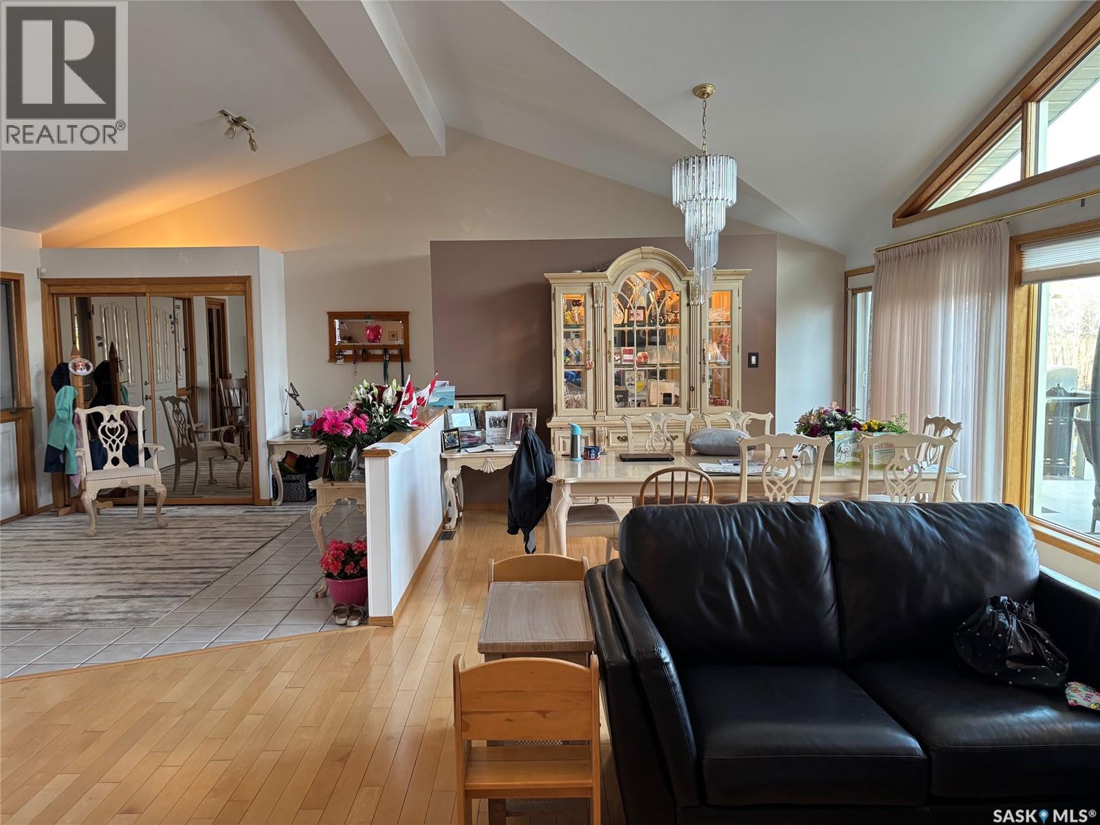 110 Logan Crescent E, Yorkton, Saskatchewan  S3N 0V9 - Photo 4 - SK022127