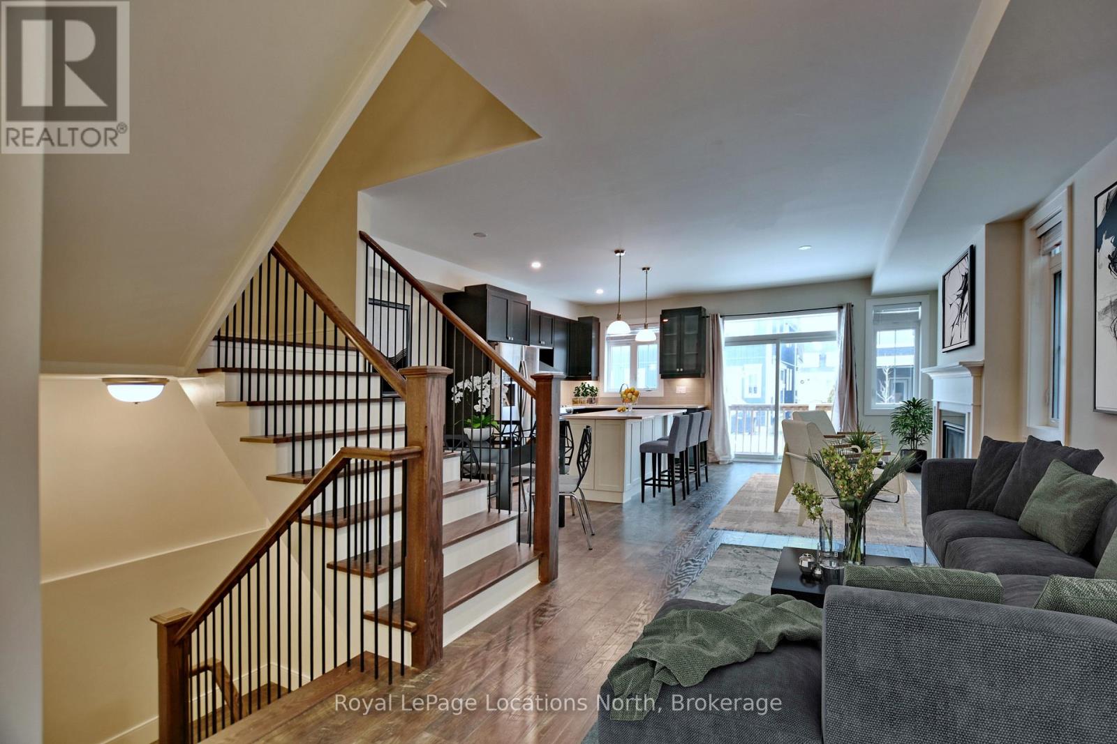 185 Yellow Birch Crescent, Blue Mountains, Ontario  L9Y 0Z3 - Photo 3 - X12565734