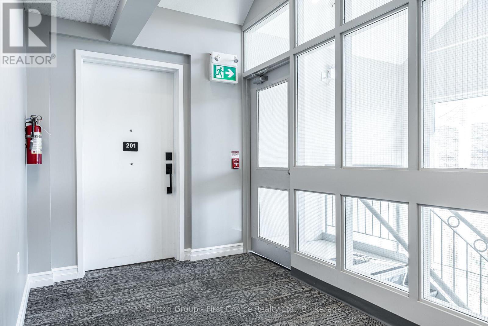 201 - 100 Gordon Street, Stratford, Ontario  N5A 7T8 - Photo 5 - X12565746