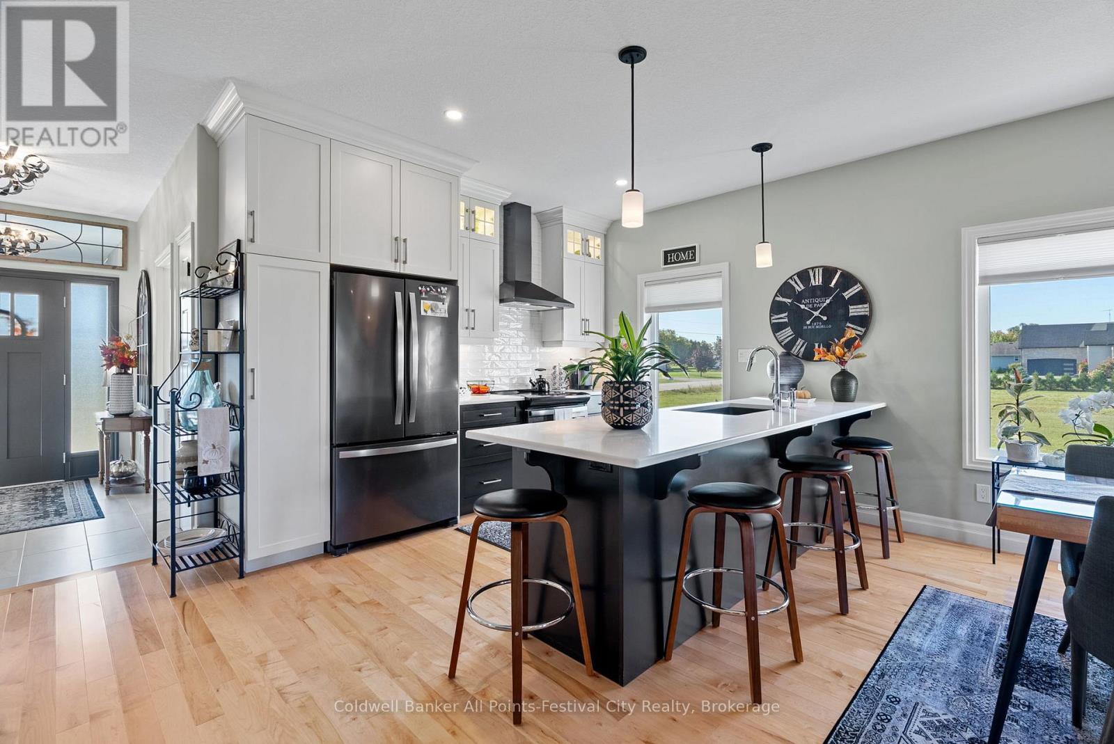 33 Wellington Street S, Ashfield-Colborne-Wawanosh, Ontario  N7A 3X9 - Photo 12 - X12565756