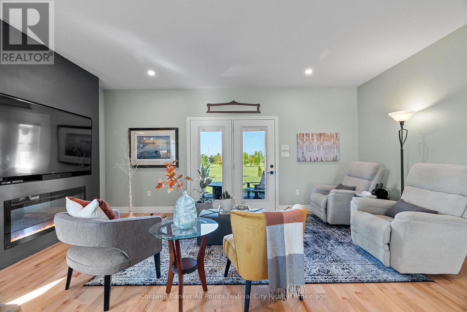 33 Wellington Street S, Ashfield-Colborne-Wawanosh, Ontario  N7A 3X9 - Photo 16 - X12565756