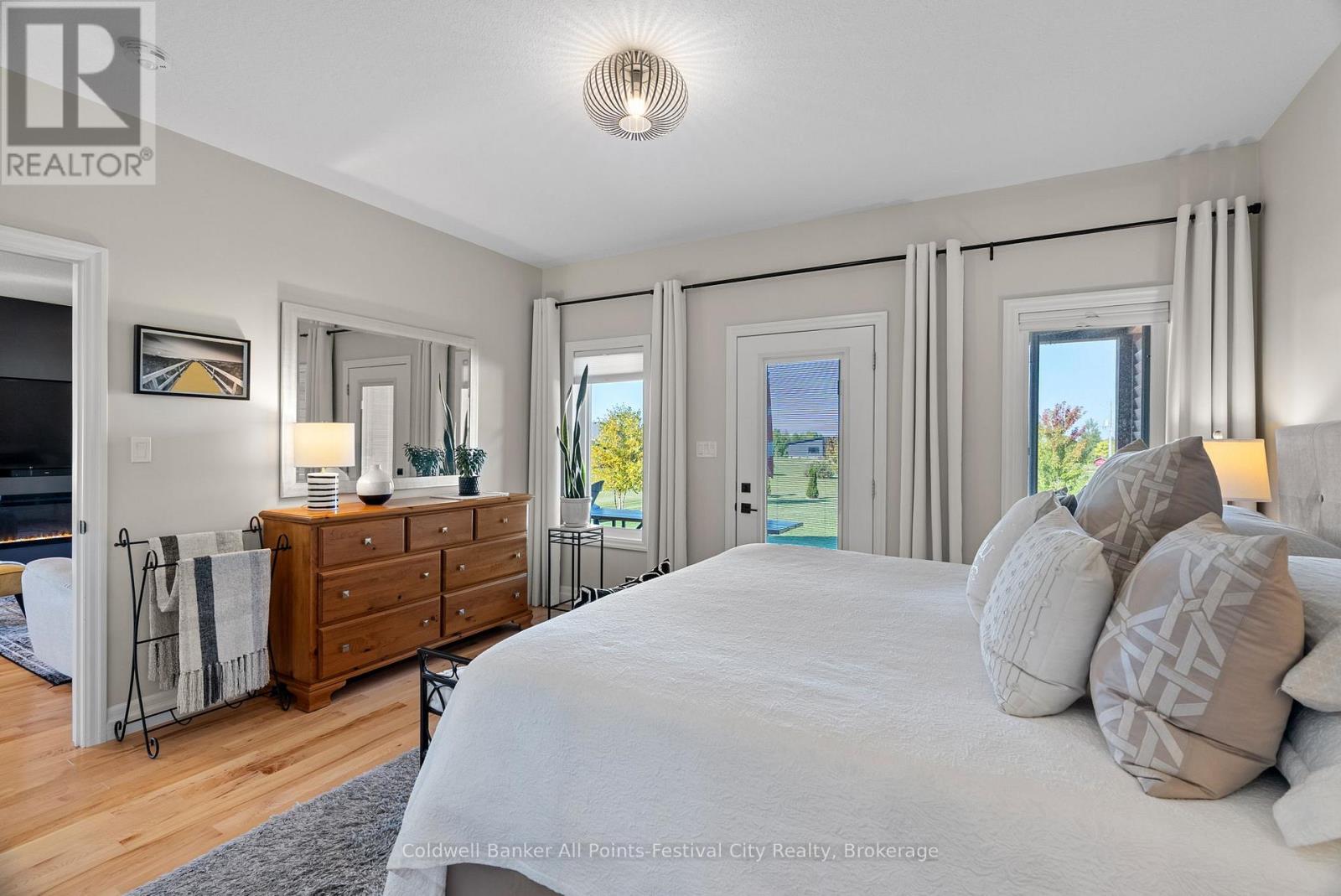 33 Wellington Street S, Ashfield-Colborne-Wawanosh, Ontario  N7A 3X9 - Photo 22 - X12565756