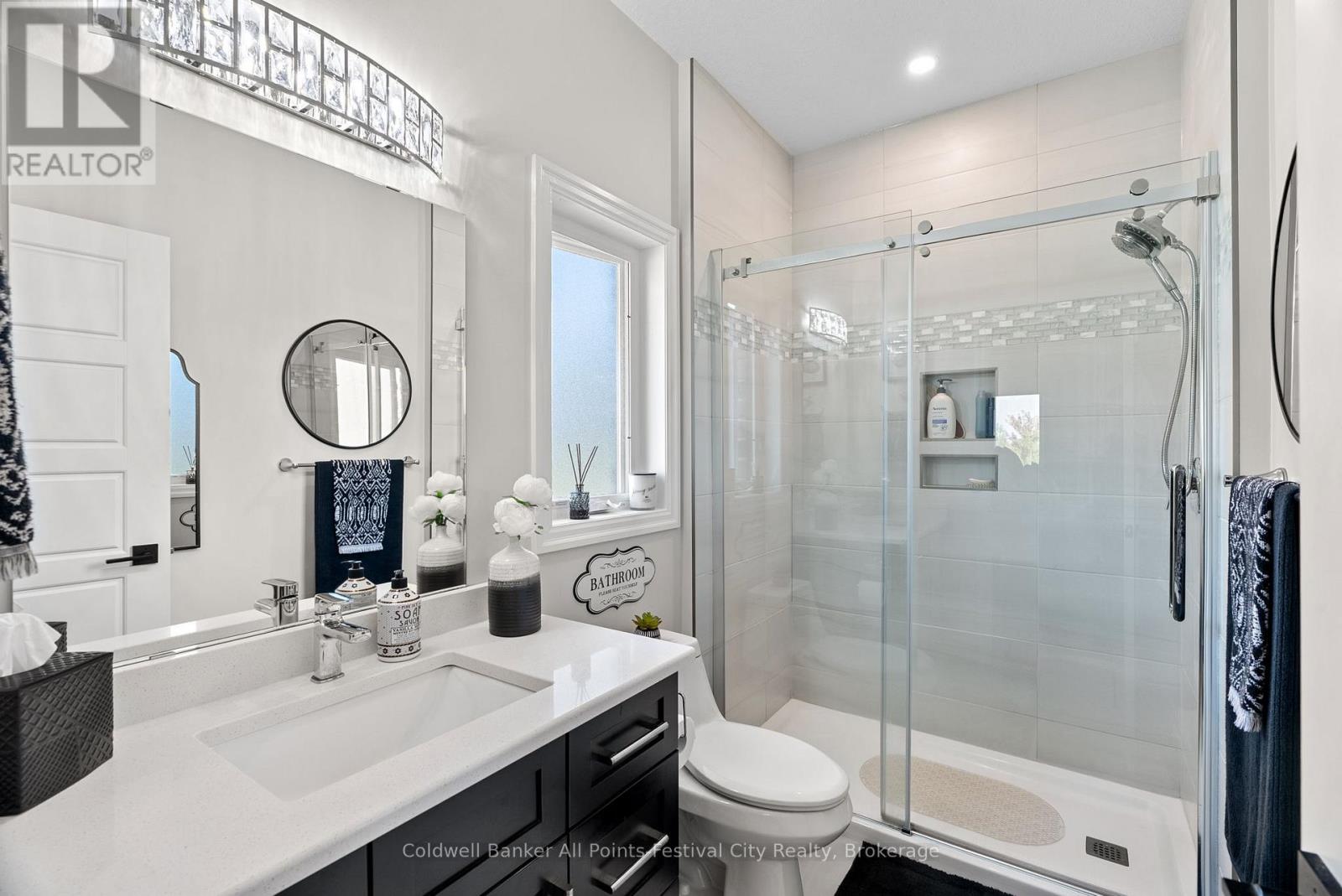 33 Wellington Street S, Ashfield-Colborne-Wawanosh, Ontario  N7A 3X9 - Photo 23 - X12565756