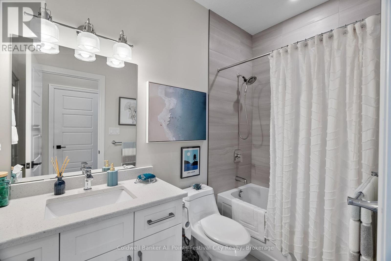 33 Wellington Street S, Ashfield-Colborne-Wawanosh, Ontario  N7A 3X9 - Photo 27 - X12565756