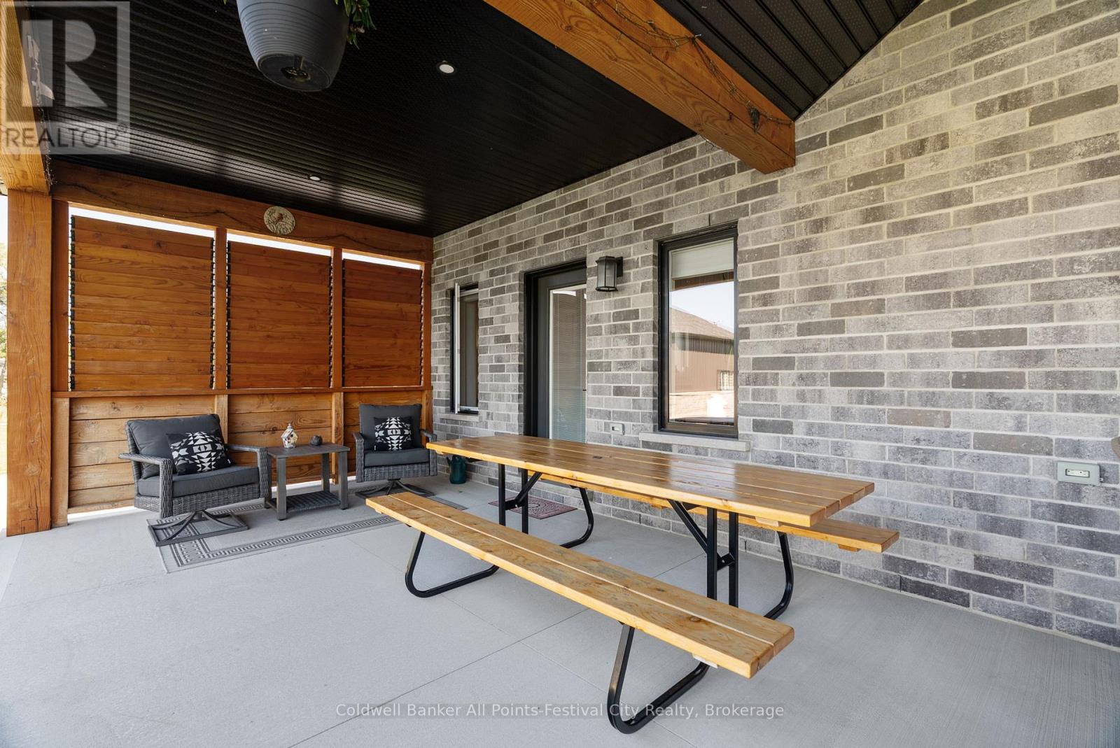 33 Wellington Street S, Ashfield-Colborne-Wawanosh, Ontario  N7A 3X9 - Photo 32 - X12565756