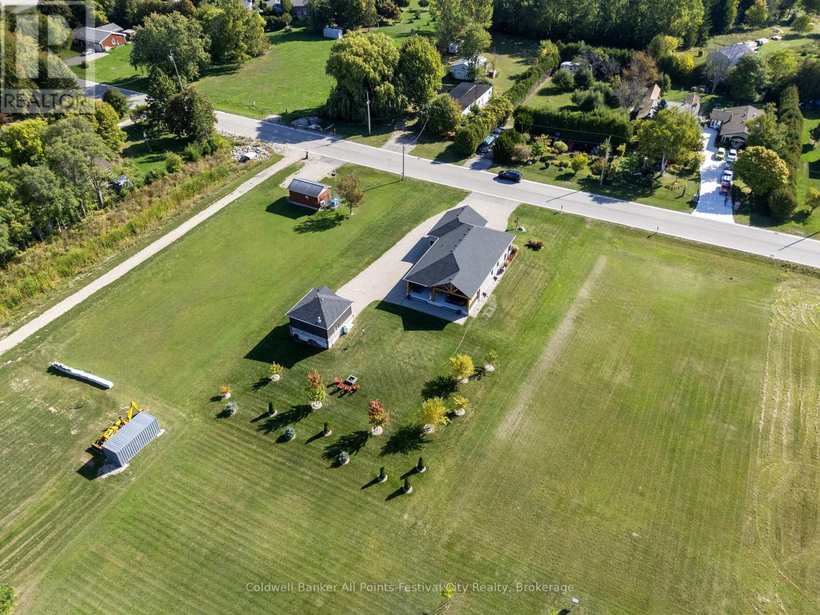 33 Wellington Street S, Ashfield-Colborne-Wawanosh, Ontario  N7A 3X9 - Photo 42 - X12565756