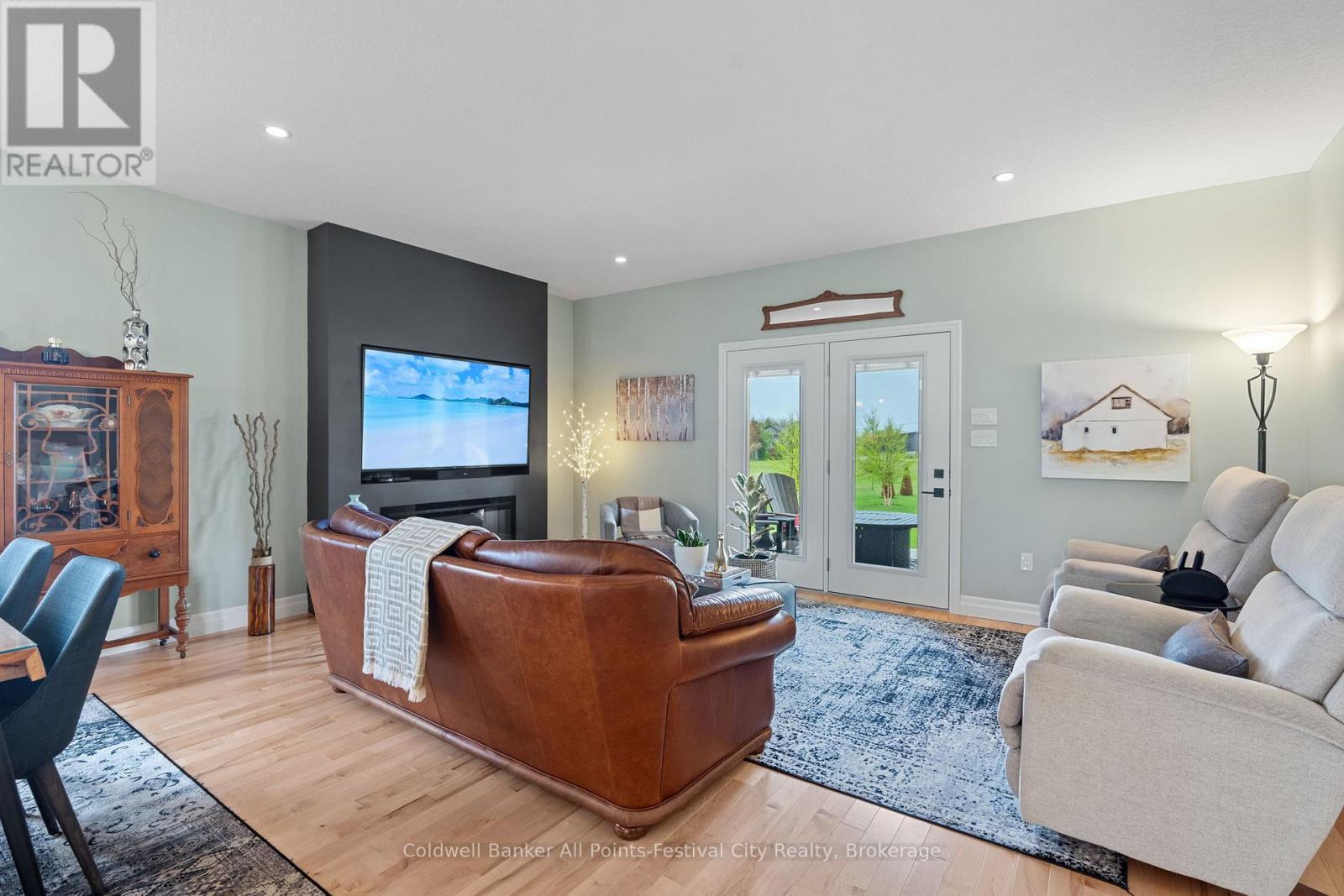 33 Wellington Street S, Ashfield-Colborne-Wawanosh, Ontario  N7A 3X9 - Photo 45 - X12565756