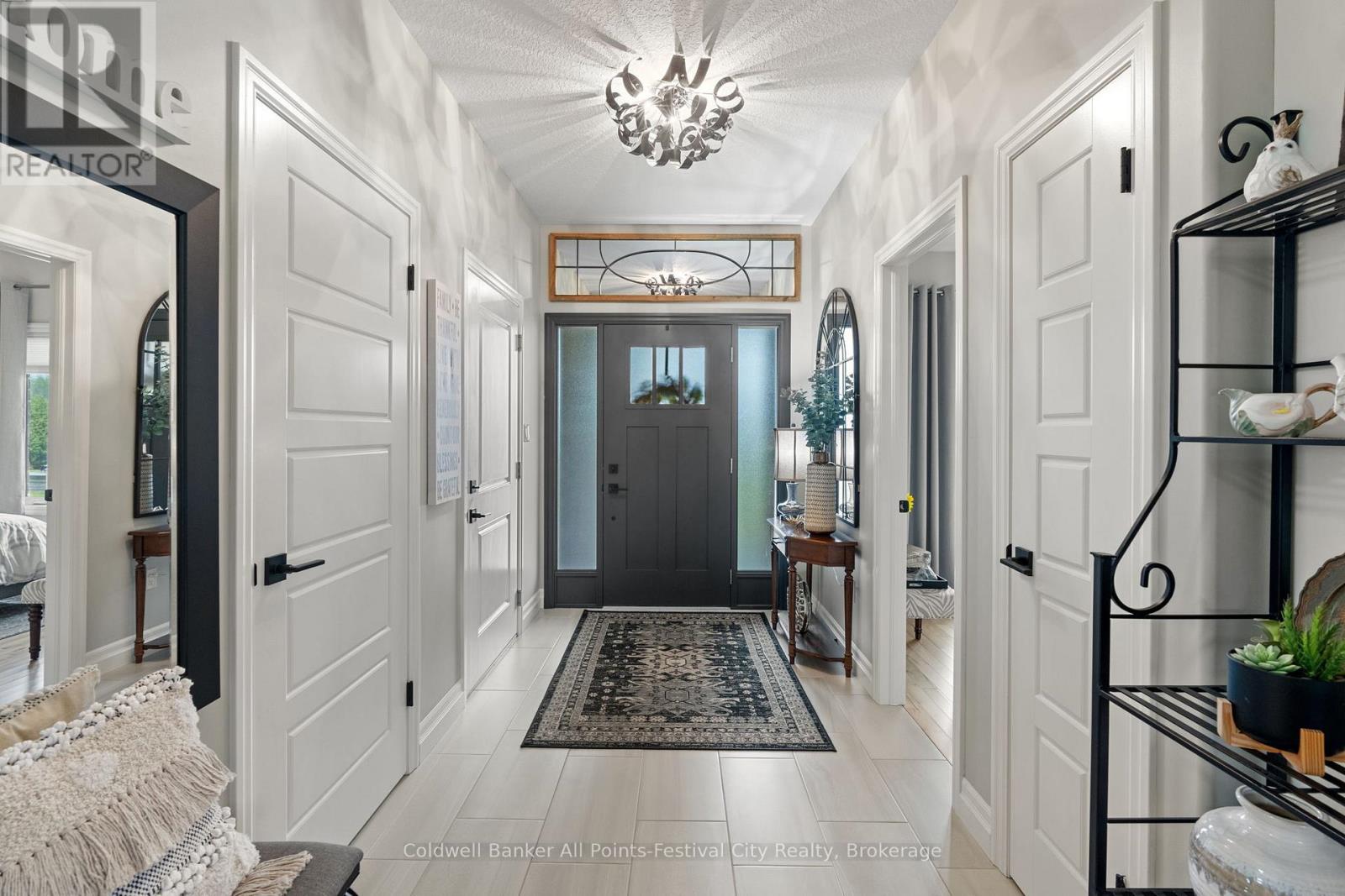 33 Wellington Street S, Ashfield-Colborne-Wawanosh, Ontario  N7A 3X9 - Photo 5 - X12565756