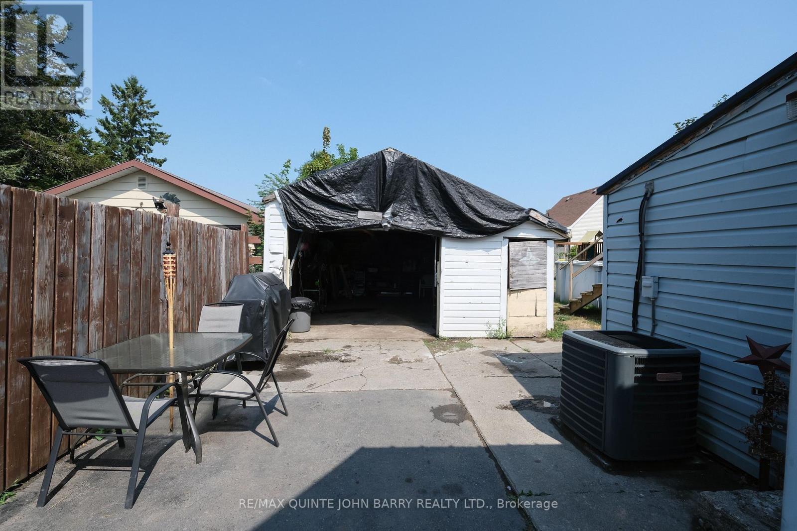 14 Harriet Street, Quinte West, Ontario  K8V 4L4 - Photo 16 - X12554562