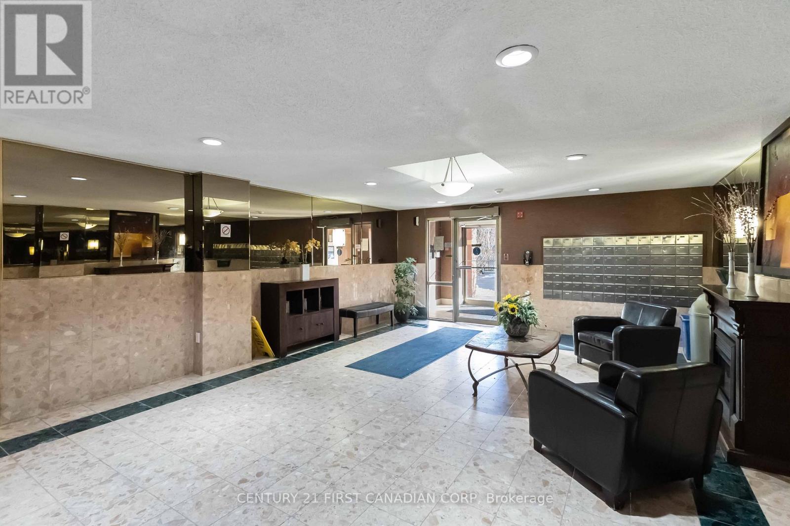 309 - 95 Baseline Road W, London South, Ontario  N6J 4X3 - Photo 3 - X12560838