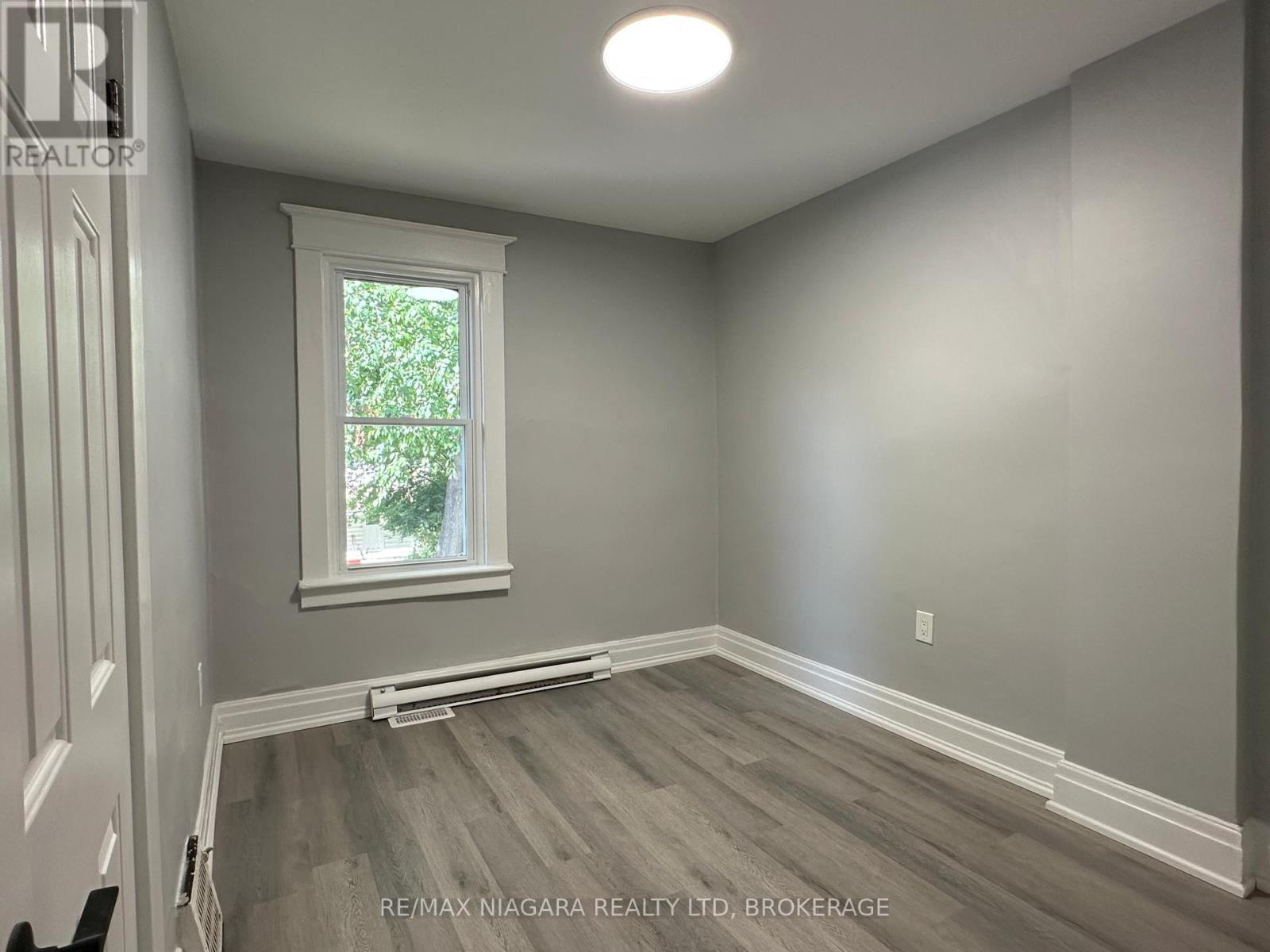 Unit B - 27 Water Street, St. Catharines, Ontario  L2R 4T6 - Photo 12 - X12448229