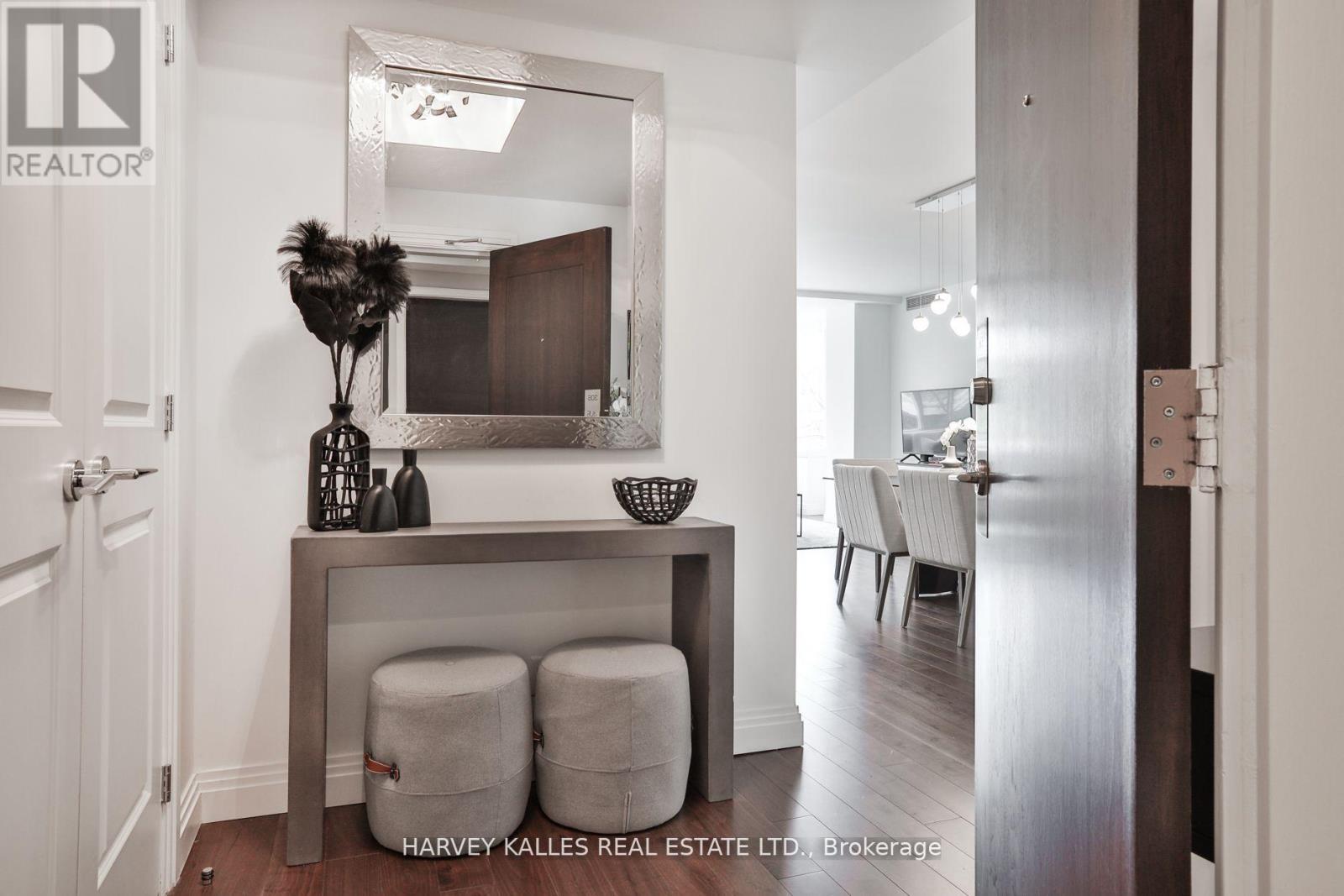 306 - 1 Benvenuto Place, Toronto, Ontario  M4V 2L1 - Photo 4 - C12565736