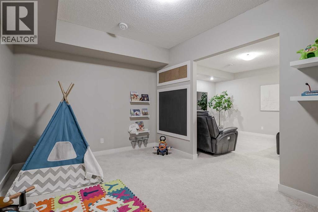 68 Copperpond Mews Se, Calgary, Alberta  T2Z 0Z3 - Photo 36 - A2268477