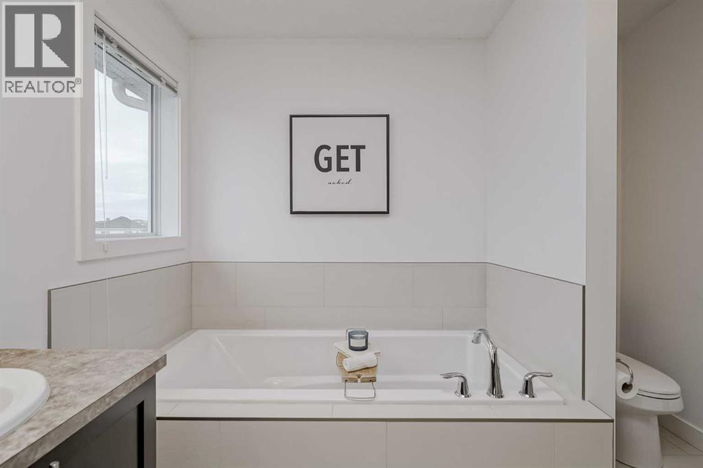 68 Copperpond Mews Se, Calgary, Alberta  T2Z 0Z3 - Photo 26 - A2268477