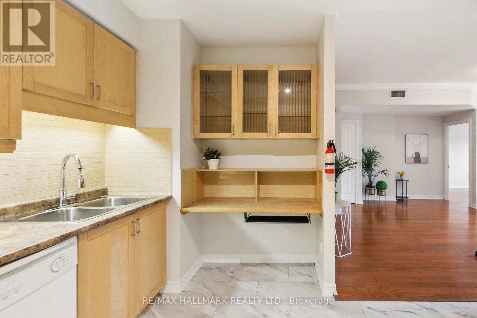 206 - 1 Lawlor Avenue, Toronto, Ontario  M4E 3L8 - Photo 17 - E12565764