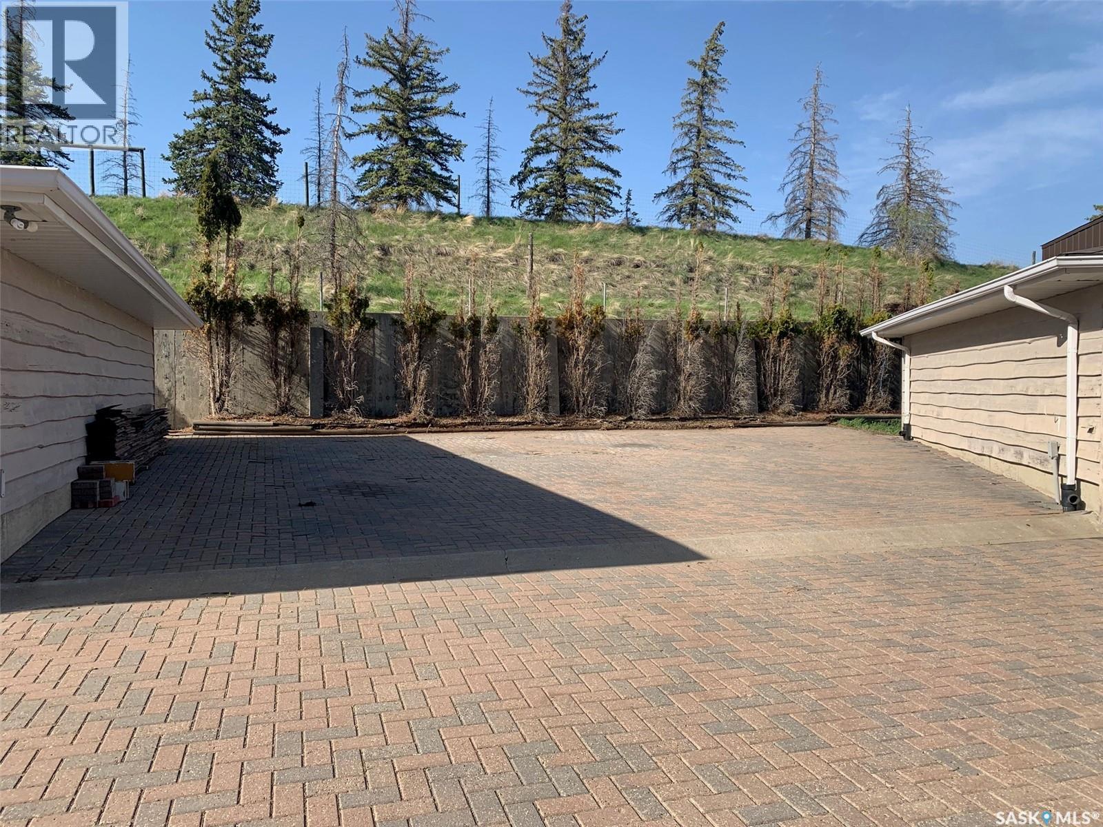 1055 7th Avenue Sw, Moose Jaw, Saskatchewan  S6H 5R2 - Photo 12 - SK024452