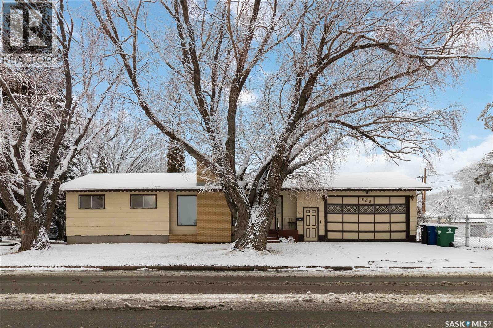 802 V AVENUE N, saskatoon, Saskatchewan