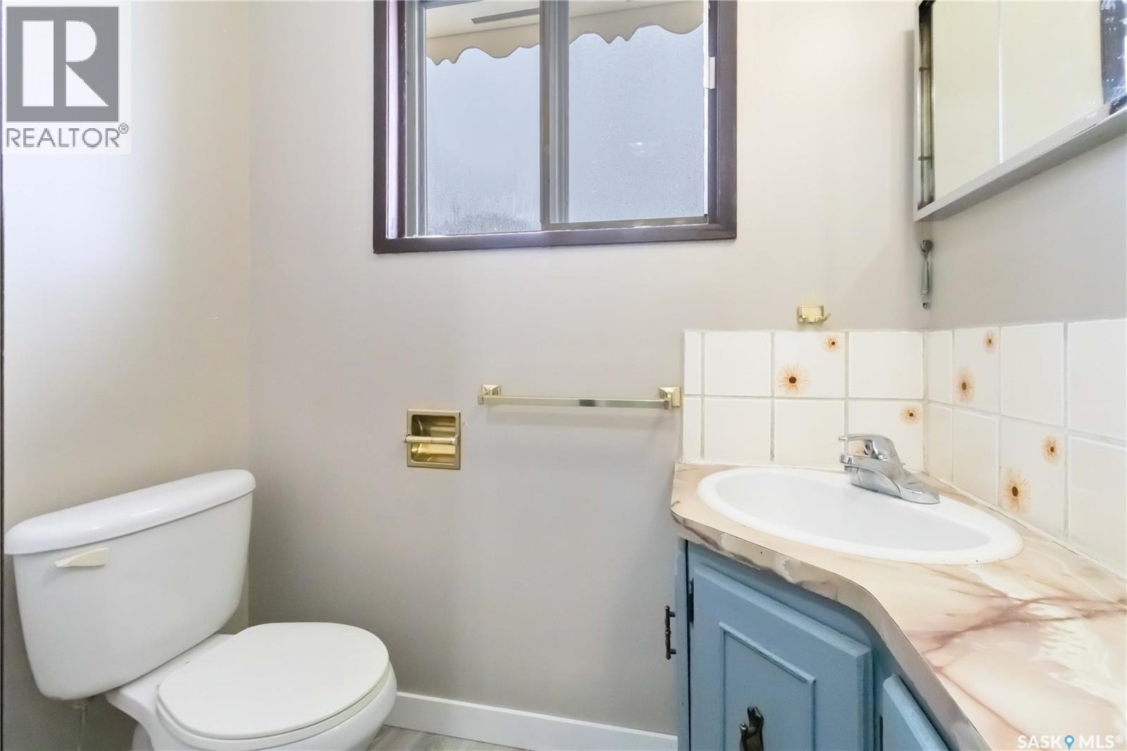 802 V Avenue N, Saskatoon, Saskatchewan  S7L 3G1 - Photo 16 - SK024406