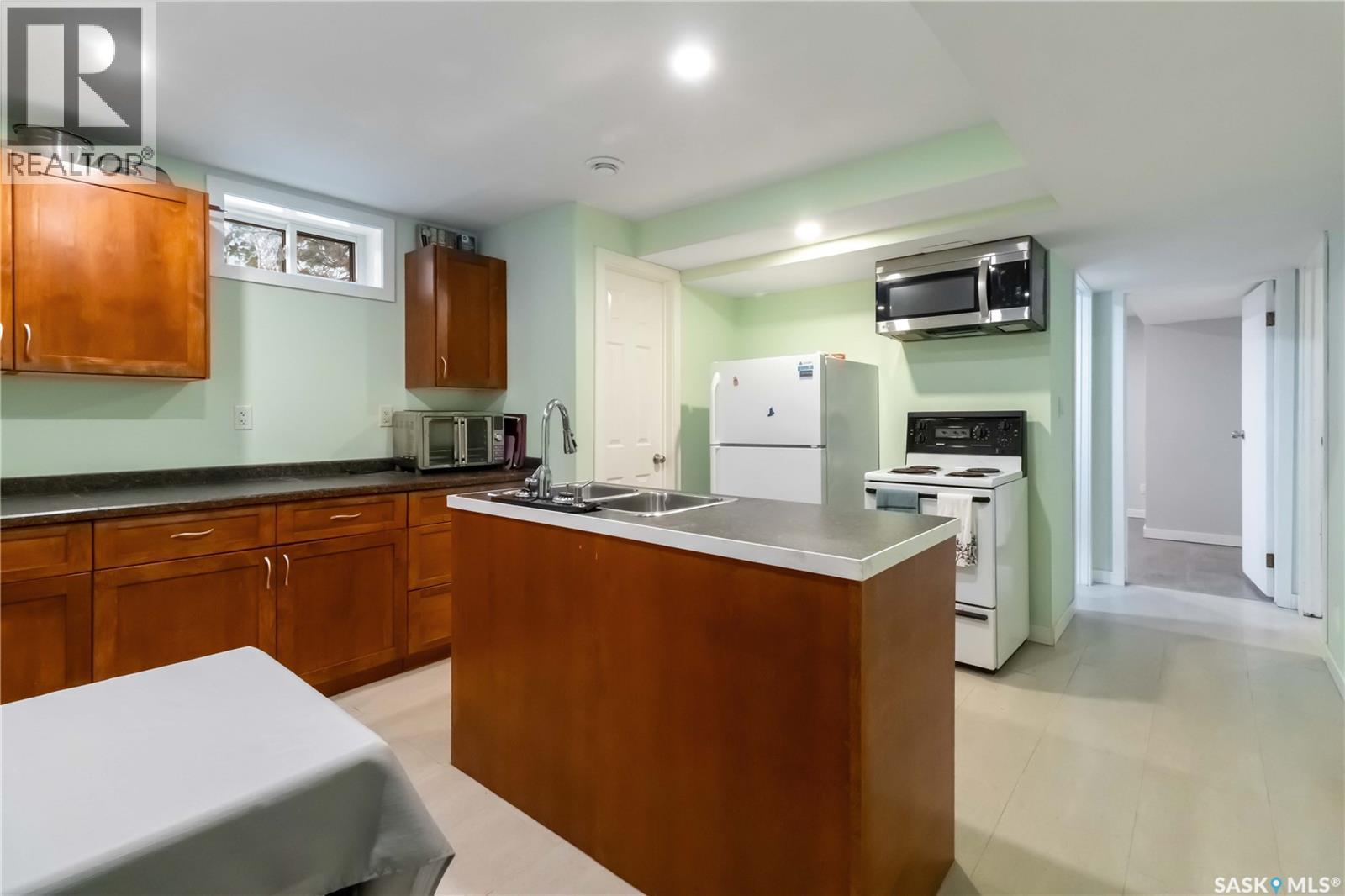 802 V Avenue N, Saskatoon, Saskatchewan  S7L 3G1 - Photo 21 - SK024406