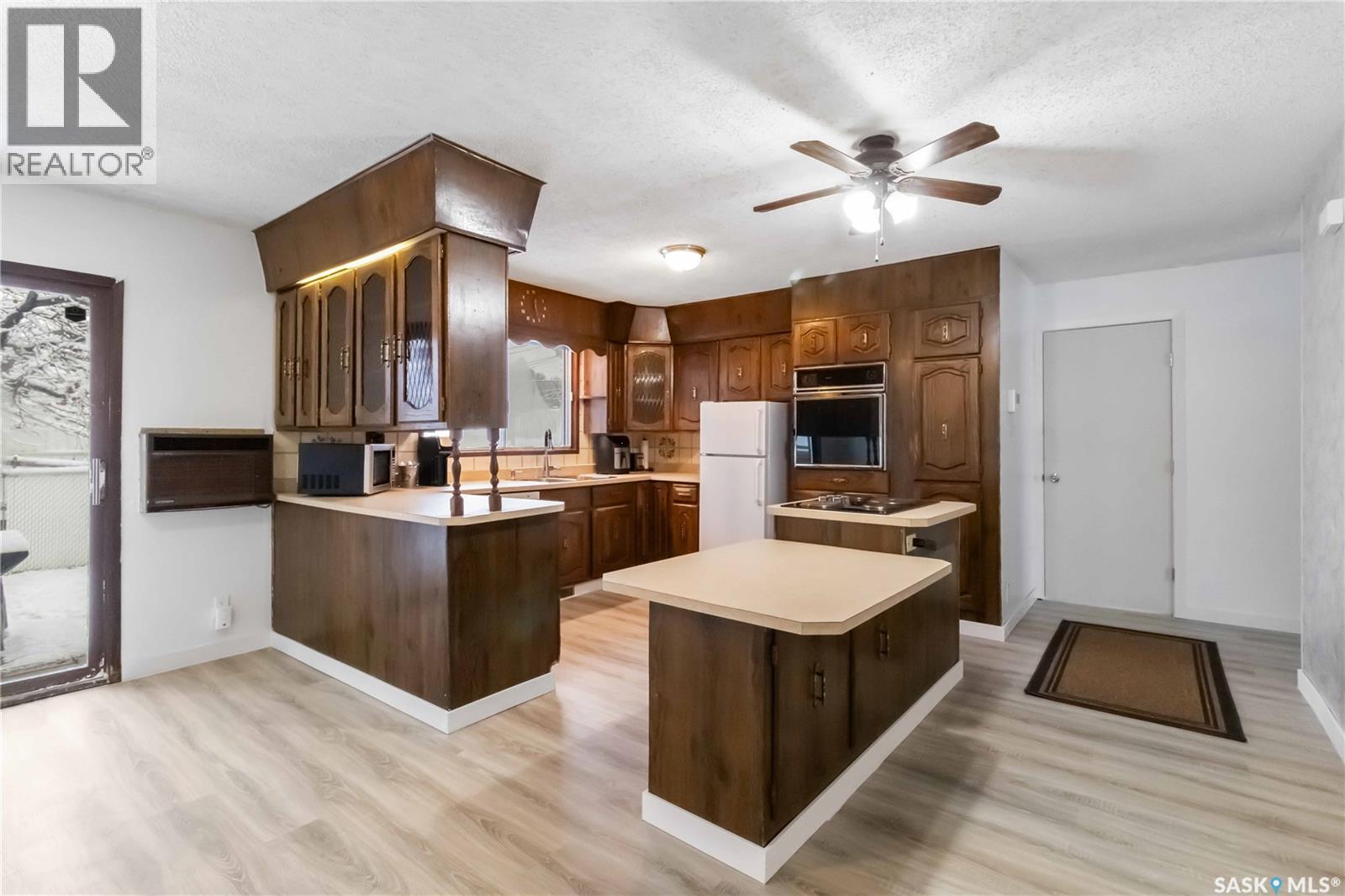 802 V Avenue N, Saskatoon, Saskatchewan  S7L 3G1 - Photo 6 - SK024406