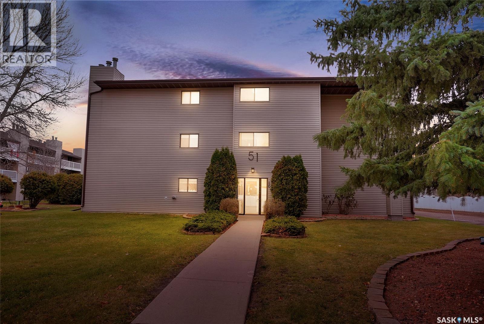 205 51 Wood Lily Drive, Moose Jaw, Saskatchewan  S6J 1H1 - Photo 2 - SK024390