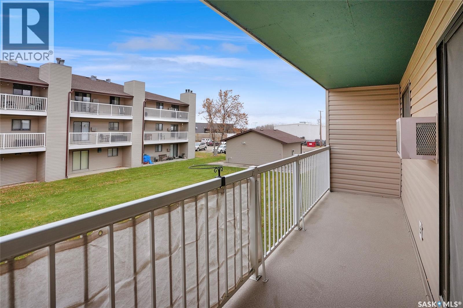 205 51 Wood Lily Drive, Moose Jaw, Saskatchewan  S6J 1H1 - Photo 9 - SK024390