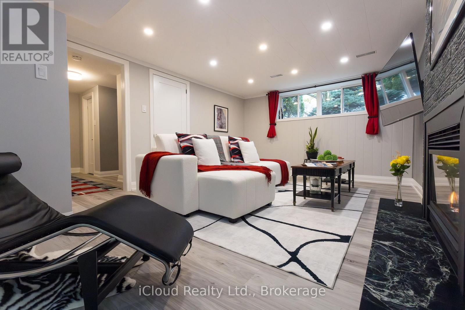 2183 Sandringham Drive, Burlington, Ontario  L7P 3E7 - Photo 28 - W12356291