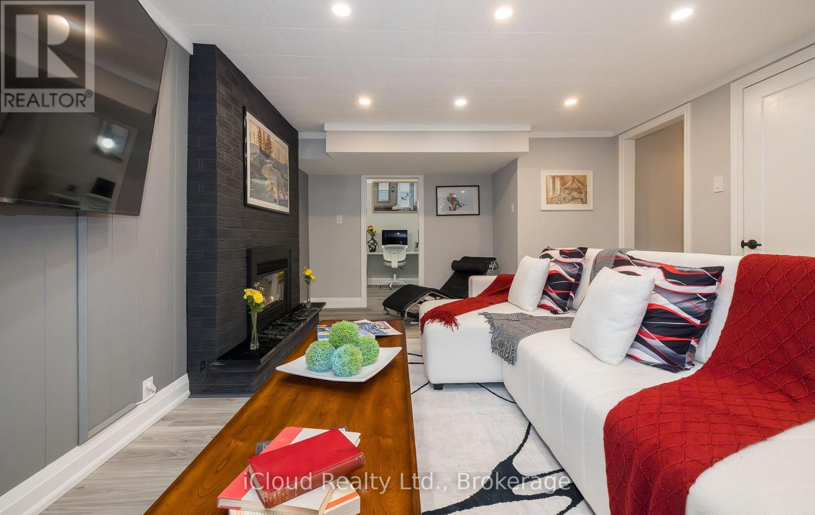 2183 Sandringham Drive, Burlington, Ontario  L7P 3E7 - Photo 27 - W12356291