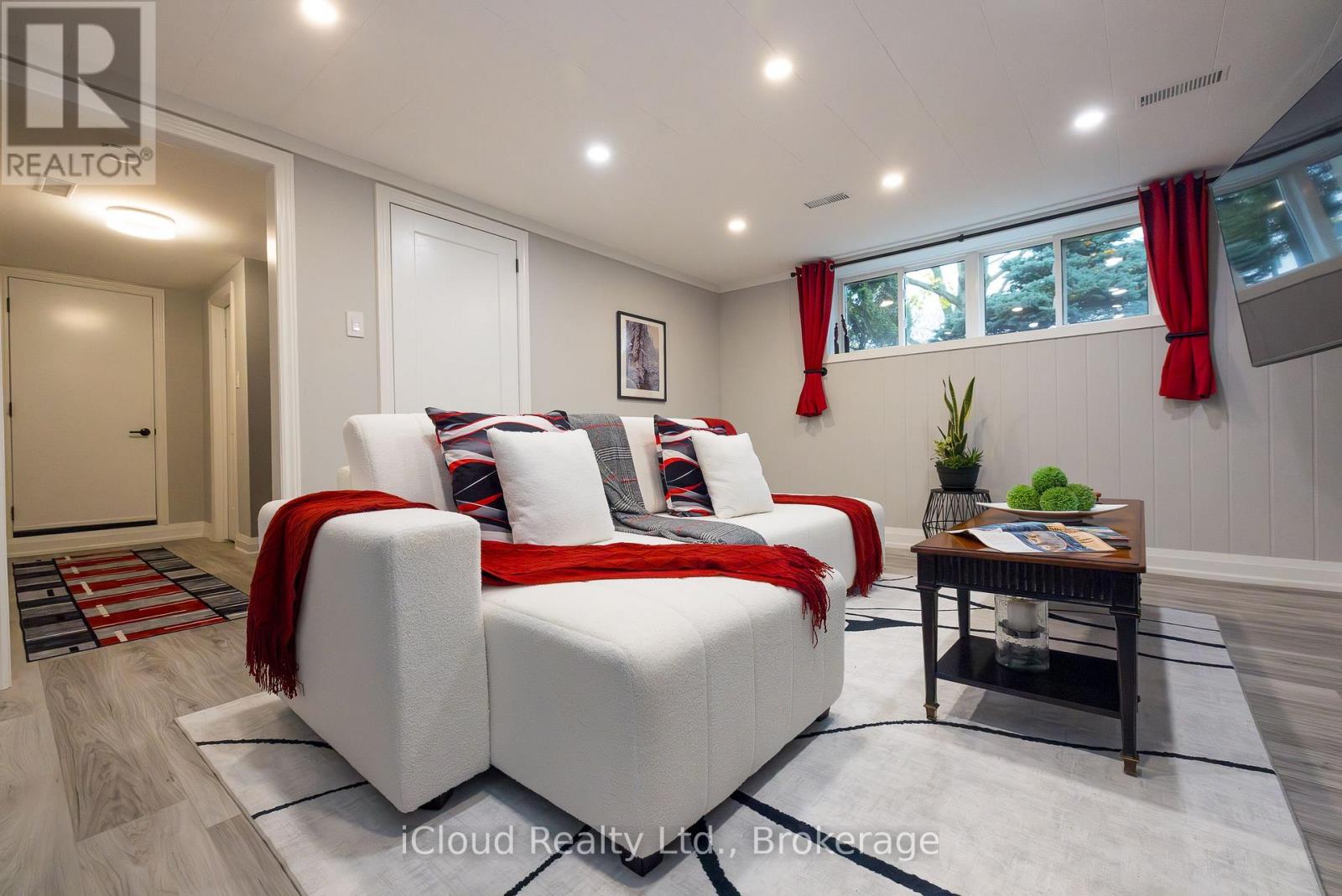 2183 Sandringham Drive, Burlington, Ontario  L7P 3E7 - Photo 30 - W12356291