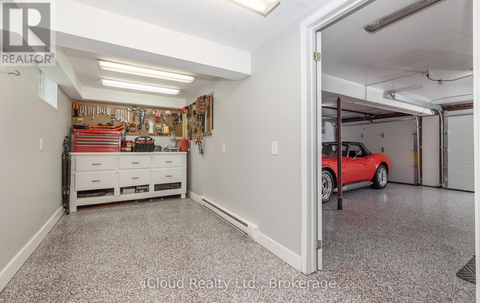 2183 Sandringham Drive, Burlington, Ontario  L7P 3E7 - Photo 40 - W12356291