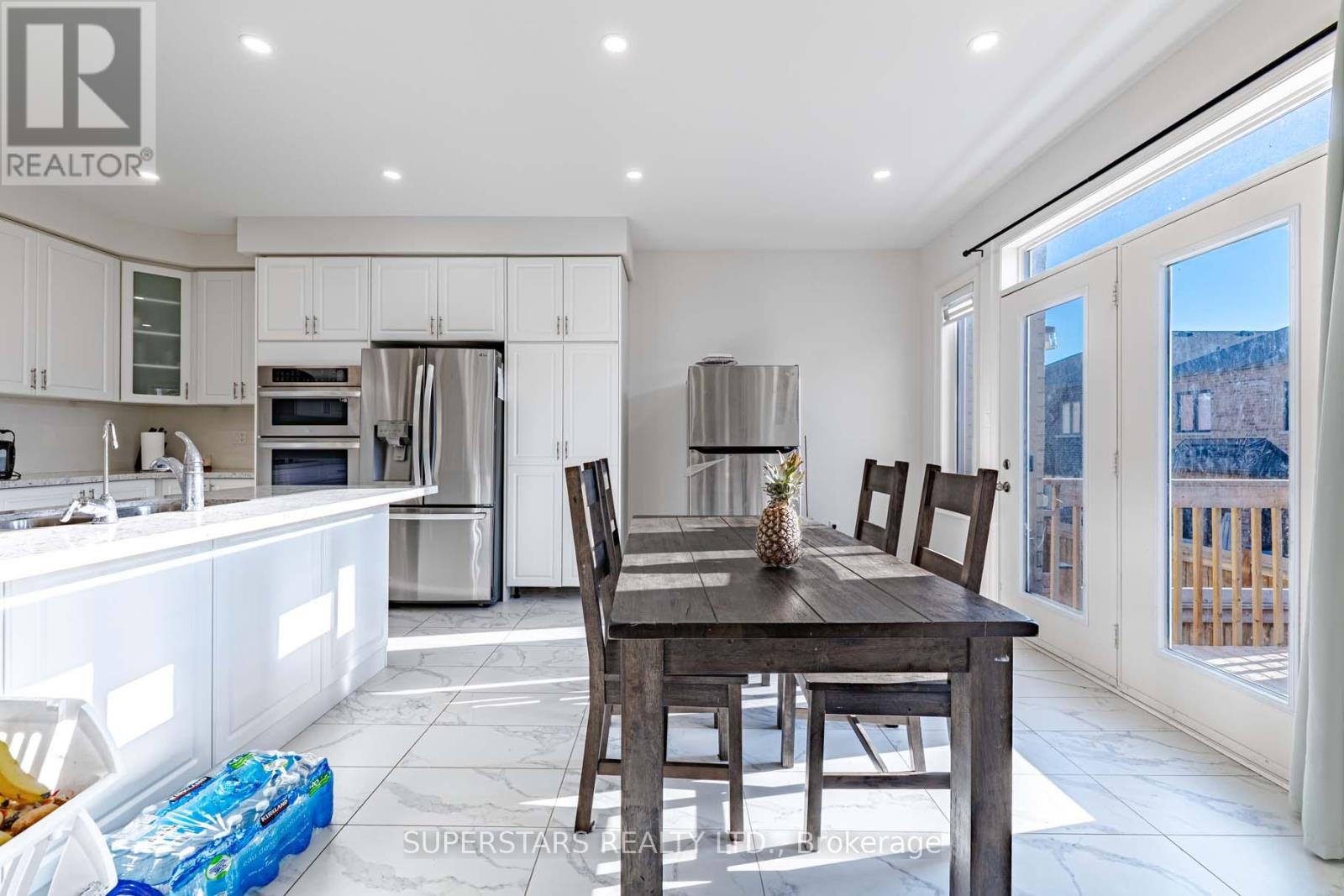 105 Mckean Drive, Whitchurch-Stouffville, Ontario  L4A 4W4 - Photo 15 - N12565662