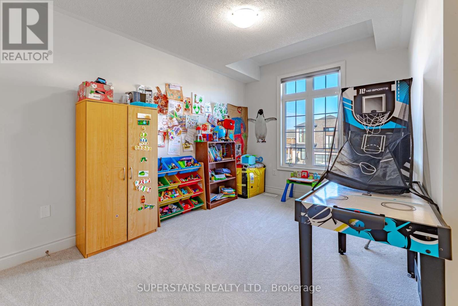 105 Mckean Drive, Whitchurch-Stouffville, Ontario  L4A 4W4 - Photo 21 - N12565662