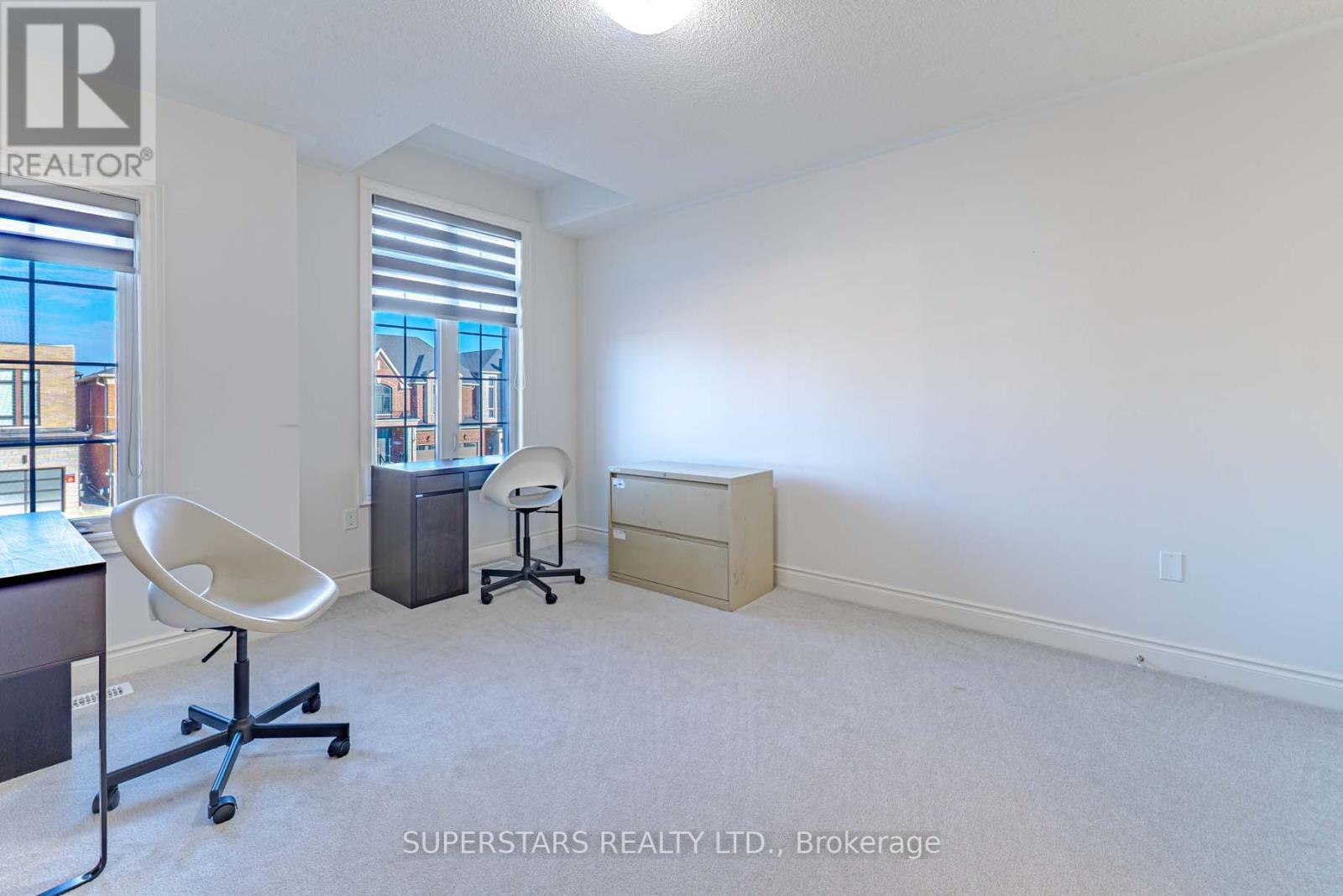 105 Mckean Drive, Whitchurch-Stouffville, Ontario  L4A 4W4 - Photo 23 - N12565662