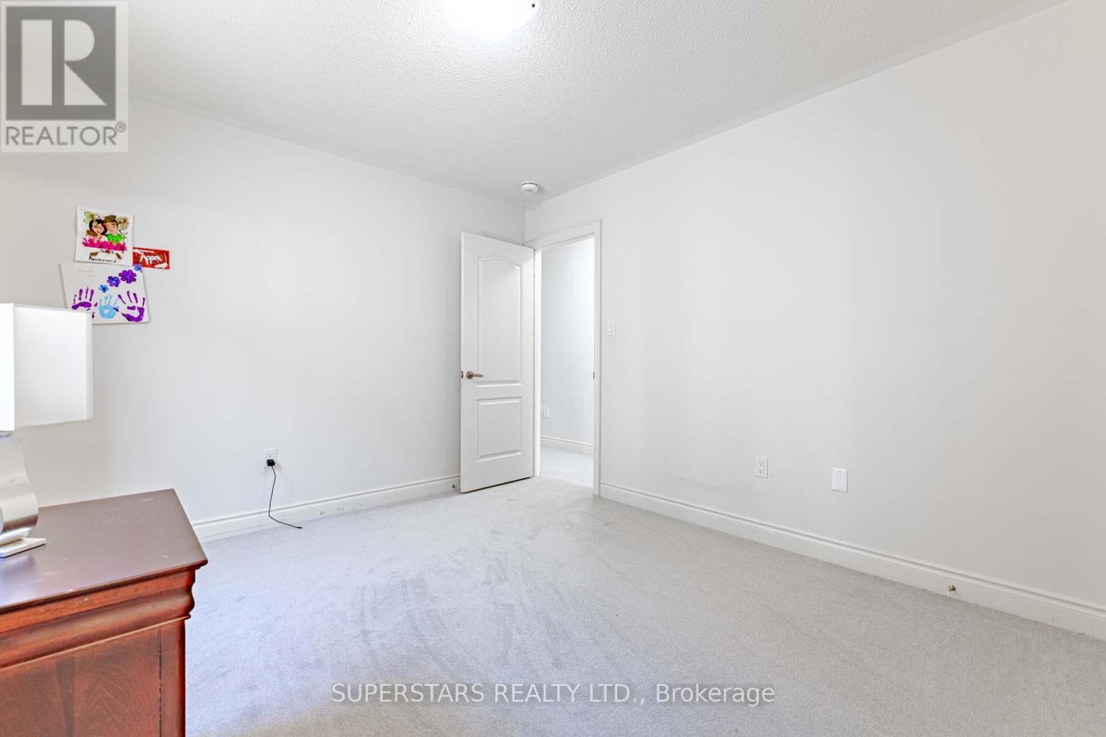 105 Mckean Drive, Whitchurch-Stouffville, Ontario  L4A 4W4 - Photo 28 - N12565662