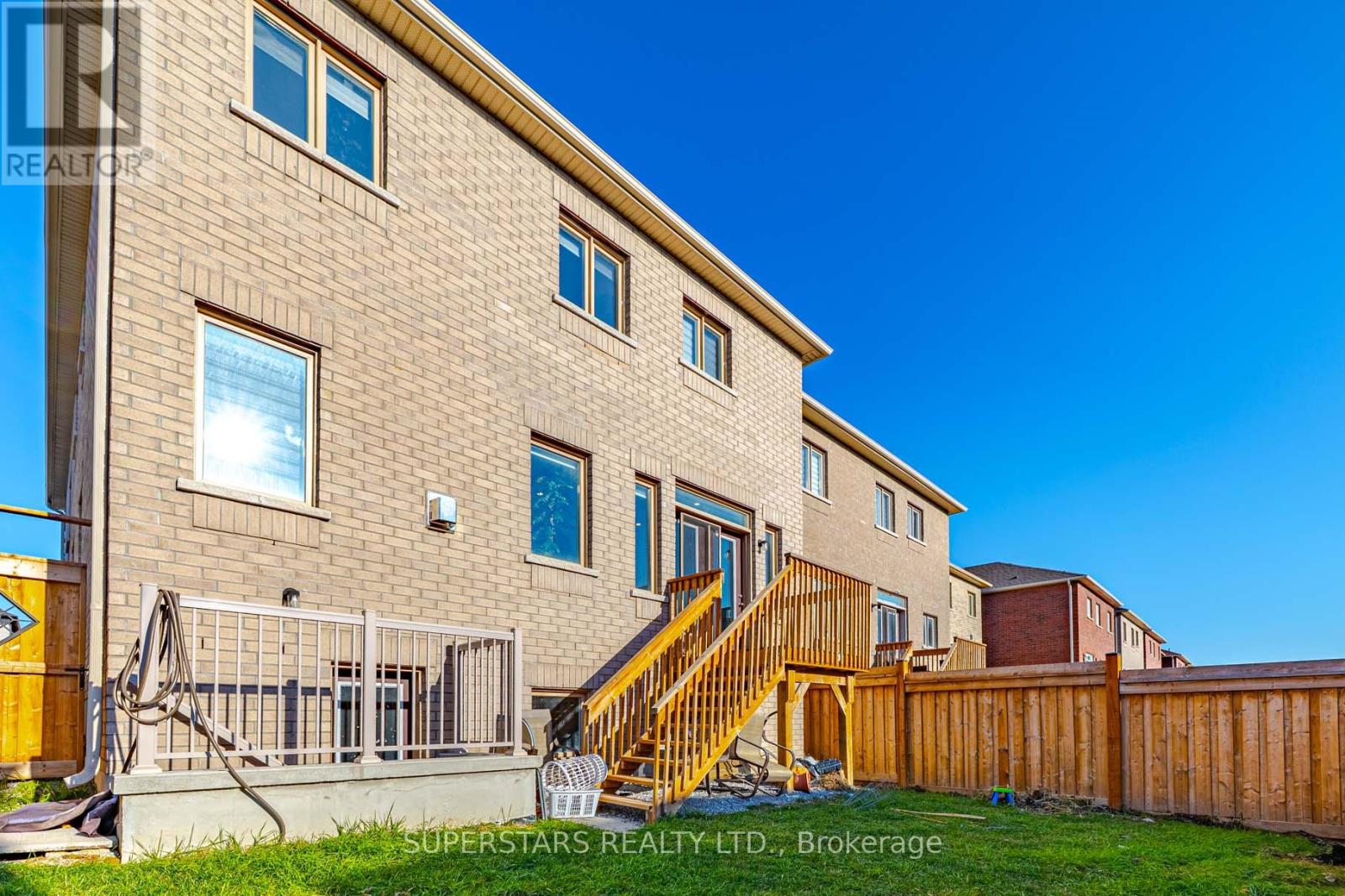 105 Mckean Drive, Whitchurch-Stouffville, Ontario  L4A 4W4 - Photo 35 - N12565662