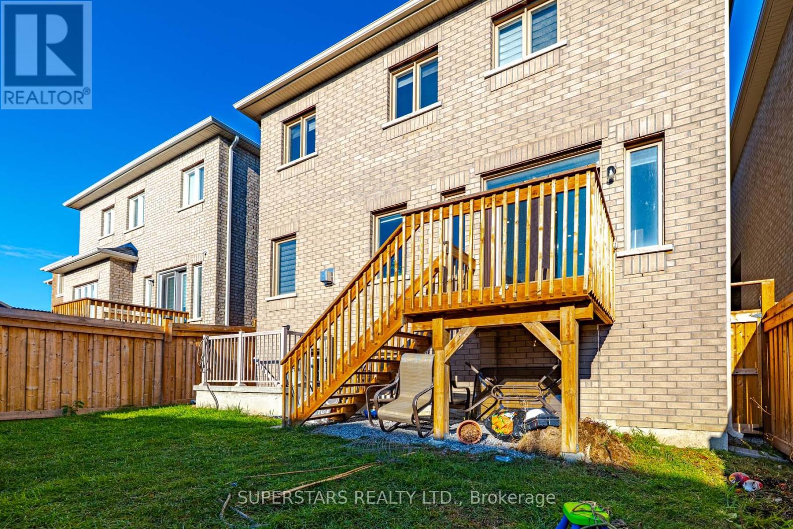 105 Mckean Drive, Whitchurch-Stouffville, Ontario  L4A 4W4 - Photo 36 - N12565662