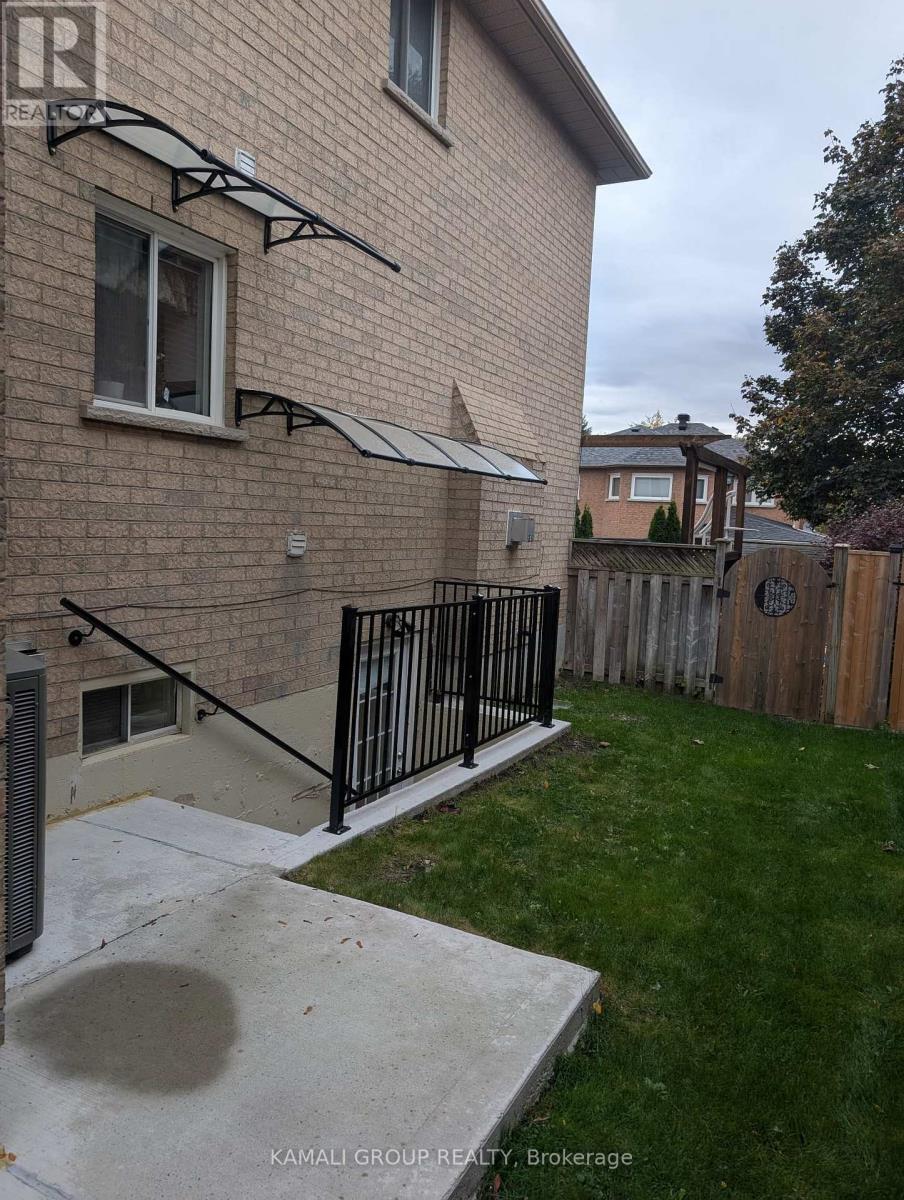 Bsmt - 271 Rhodes Circle, Newmarket, Ontario  L3X 1V4 - Photo 12 - N12565668