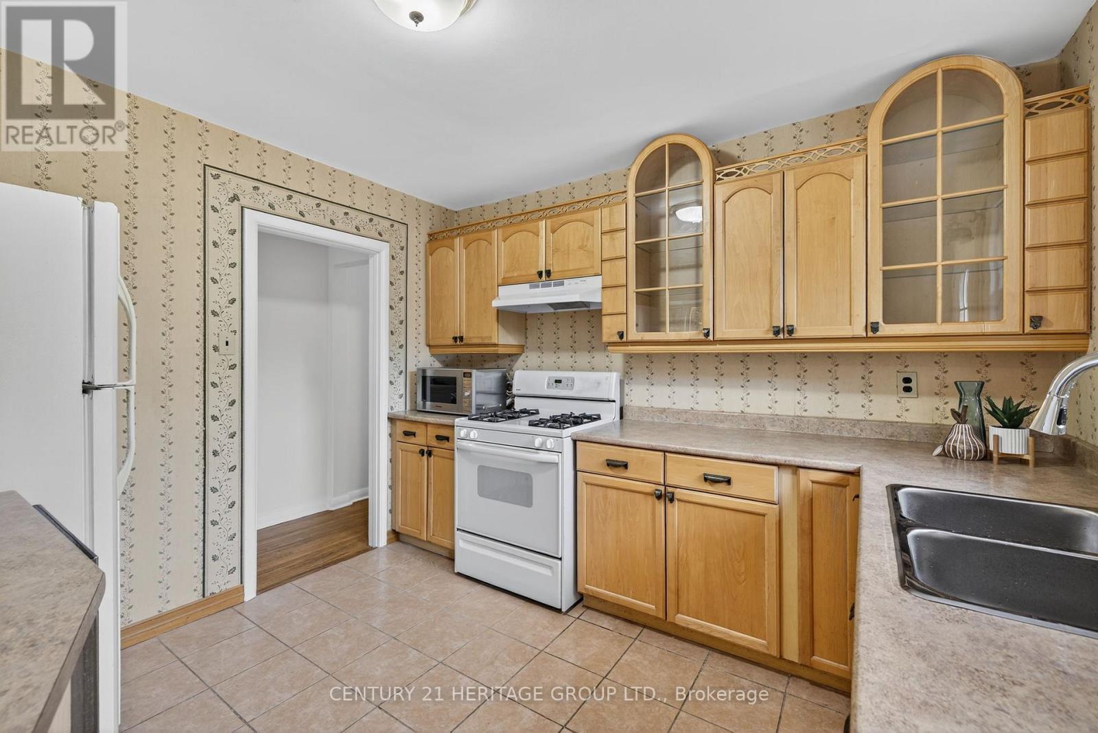 49 Bayview Parkway, Newmarket, Ontario  L3Y 3W2 - Photo 16 - N12565672