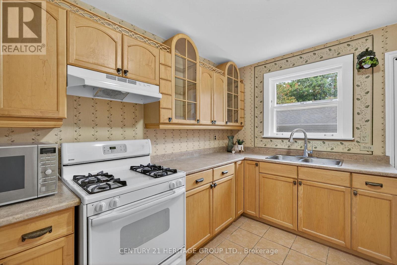 49 Bayview Parkway, Newmarket, Ontario  L3Y 3W2 - Photo 17 - N12565672