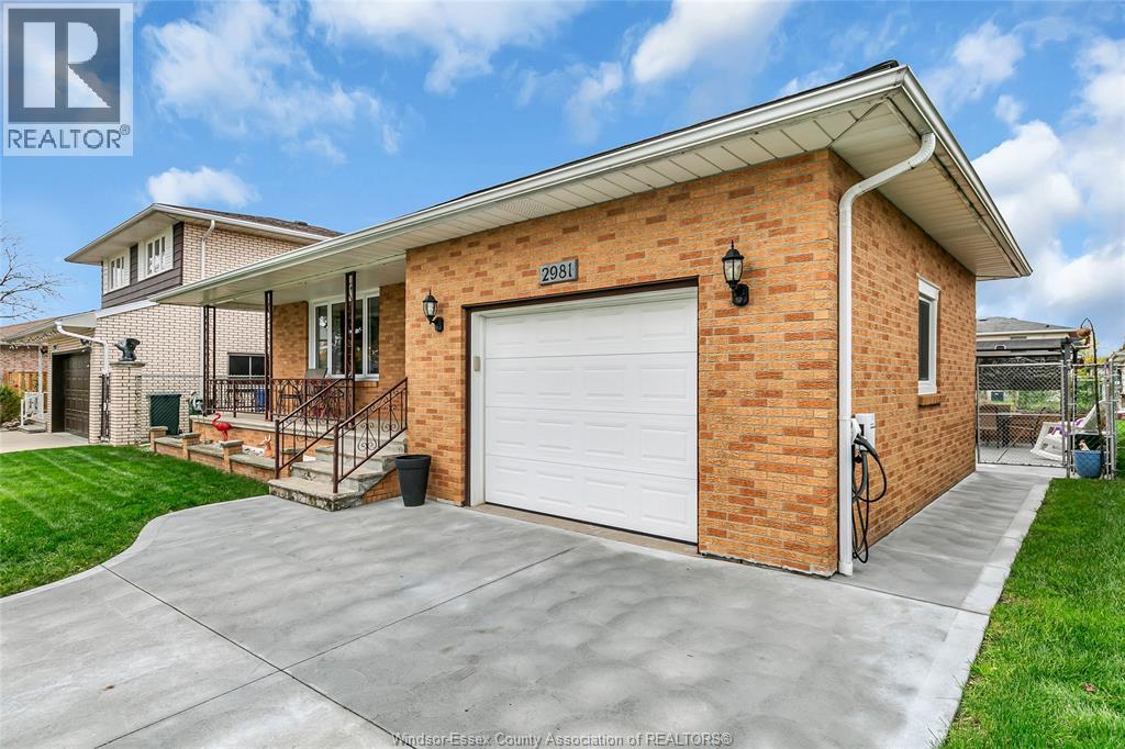 MLS# 25029323: 2981 PRINCESS AVENUE, Windsor, Canada