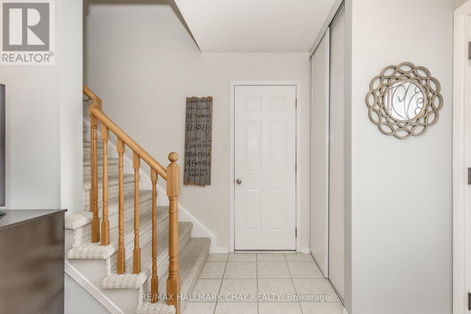 86 Trevino Circle, Barrie, Ontario  L4M 6T8 - Photo 3 - S12565780