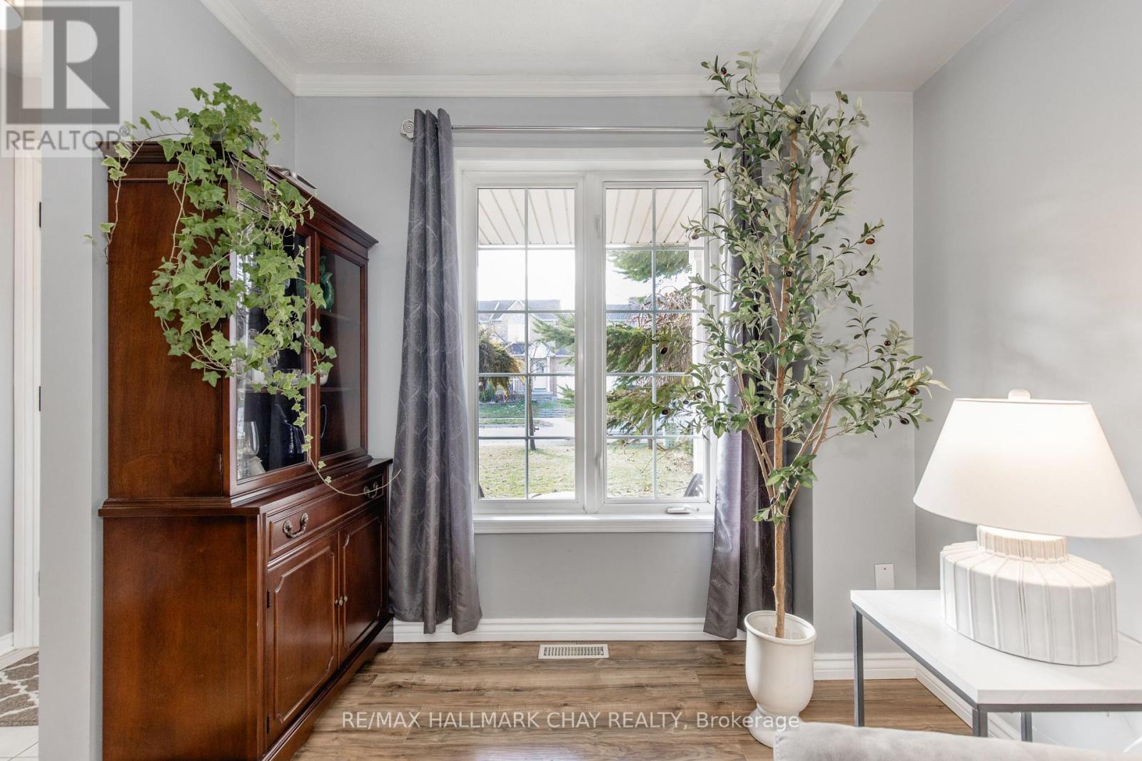 86 Trevino Circle, Barrie, Ontario  L4M 6T8 - Photo 6 - S12565780