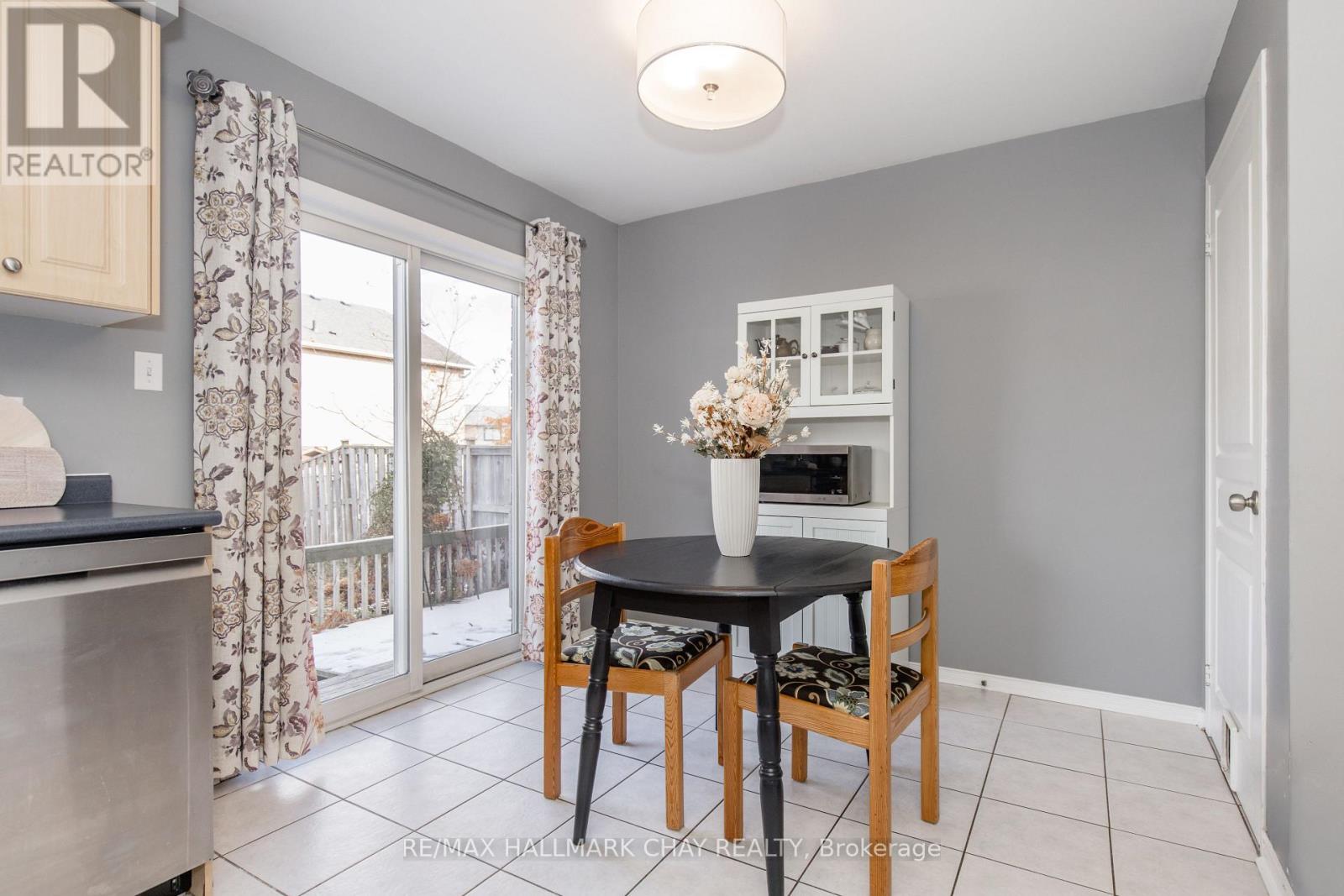 86 Trevino Circle, Barrie, Ontario  L4M 6T8 - Photo 9 - S12565780